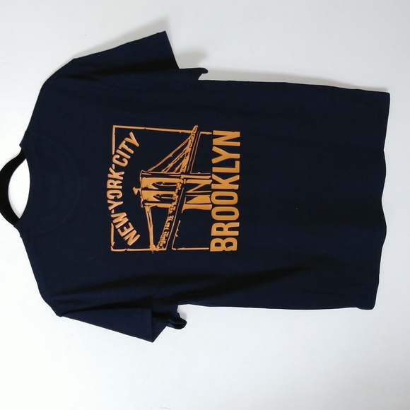 NYC Brooklyn Short Sleeve Crew Neck T-Shirt - Picture 5 of 7